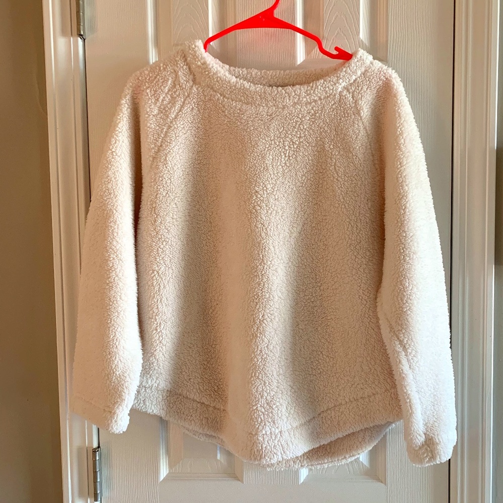 The Loft Soft Cream Pullover Rounded Hem Sz M